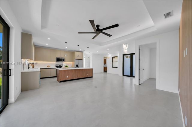 2813 40TH, Lehigh Acres, FL 33971