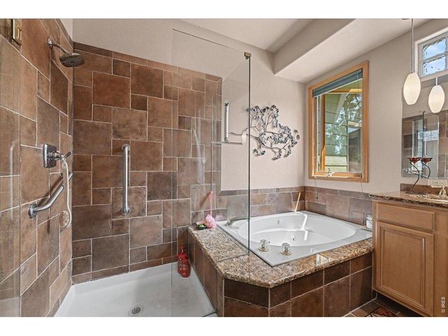 1010 N 4th St, Johnstown, CO 80534