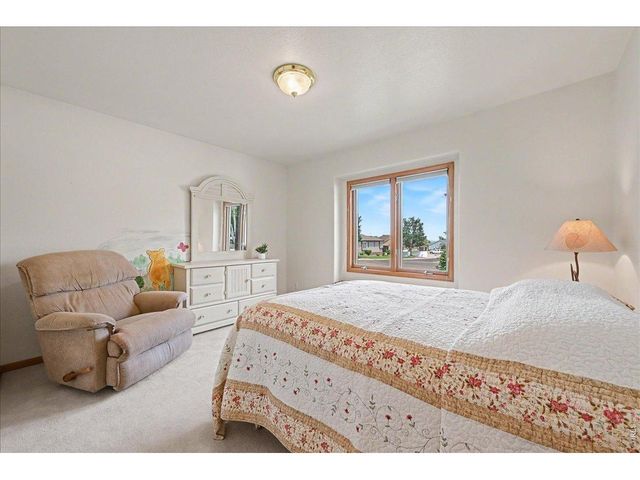 1010 N 4th St, Johnstown, CO 80534