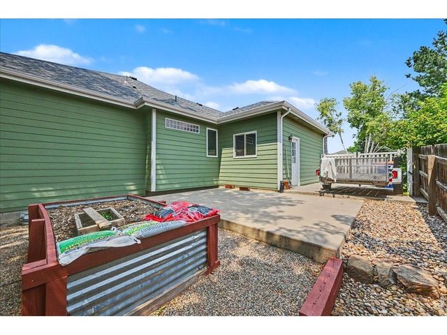 1010 N 4th St, Johnstown, CO 80534
