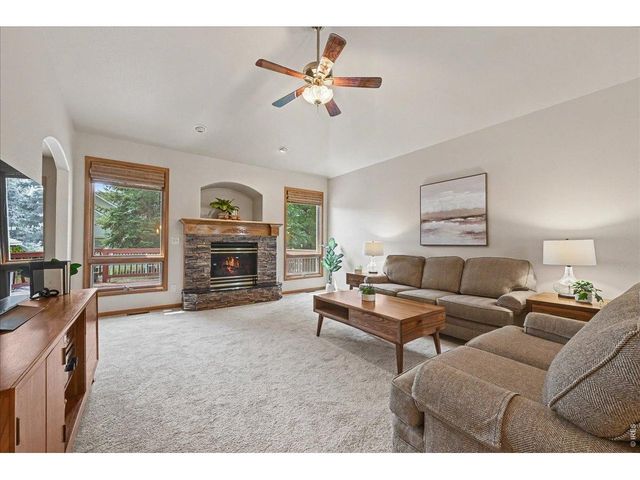 1010 N 4th St, Johnstown, CO 80534