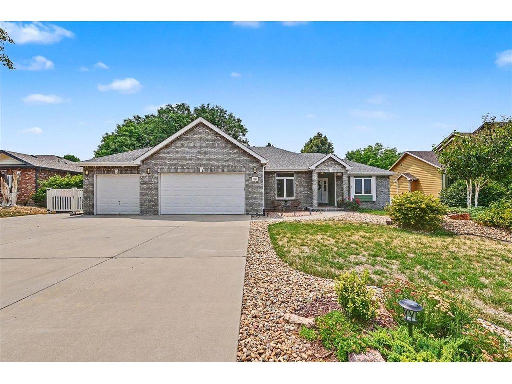 1010 N 4th St, Johnstown, CO 80534