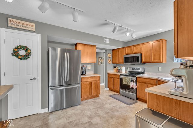 1283 Yellowstone Way, Franklin, IN 46131