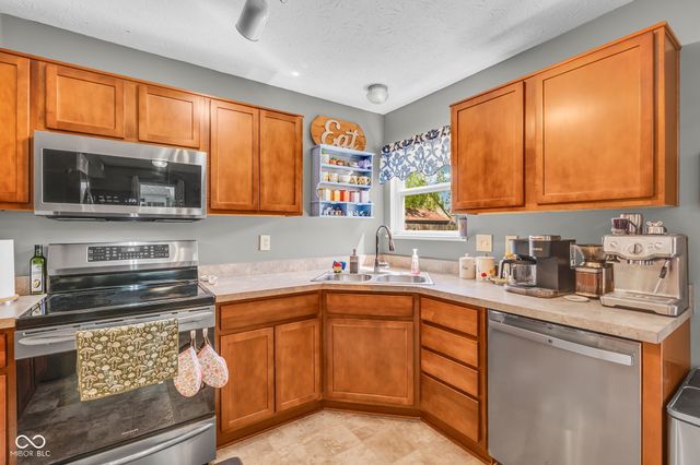 1283 Yellowstone Way, Franklin, IN 46131