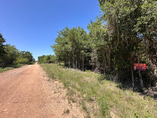 258 Kahana LN, Bastrop, TX 78602