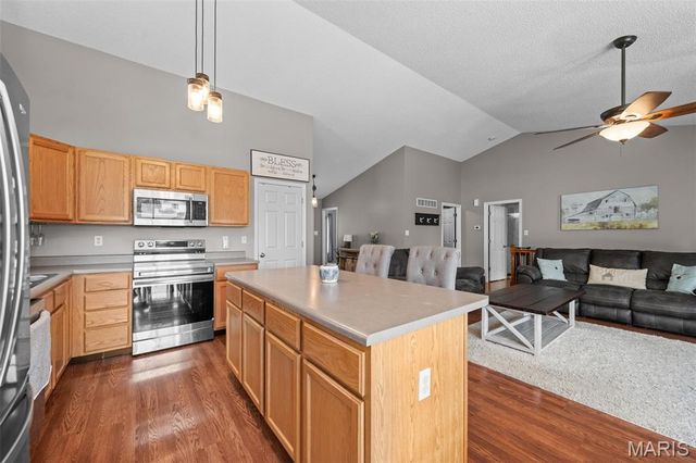 202 Schmittgens Drive, Wentzville, MO 63385