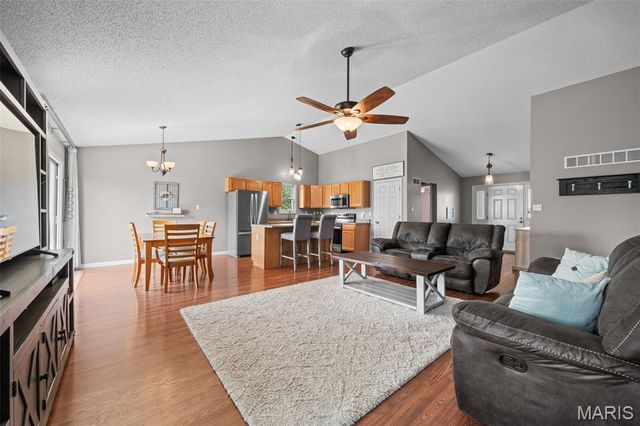 202 Schmittgens Drive, Wentzville, MO 63385