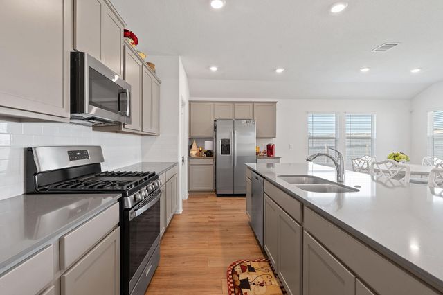 656 Silver Springs BND, Kyle, TX 78640