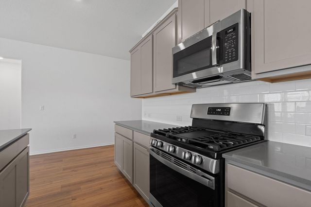 656 Silver Springs BND, Kyle, TX 78640