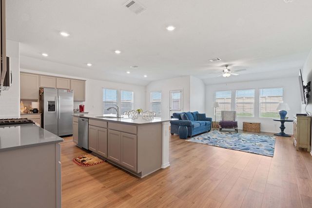 656 Silver Springs BND, Kyle, TX 78640