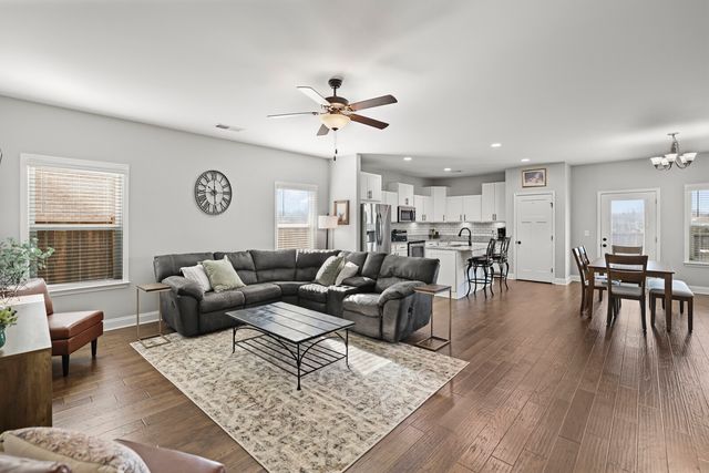 1159 Westgate Dr, Gallatin, TN 37066