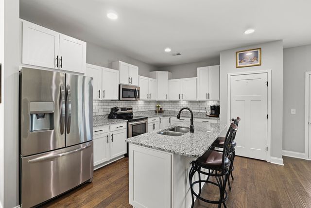 1159 Westgate Dr, Gallatin, TN 37066