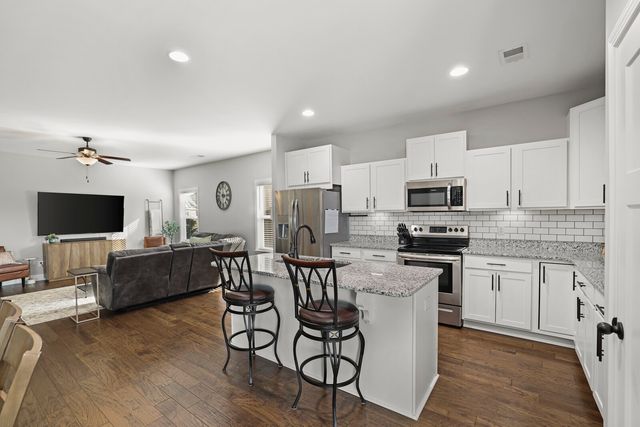 1159 Westgate Dr, Gallatin, TN 37066