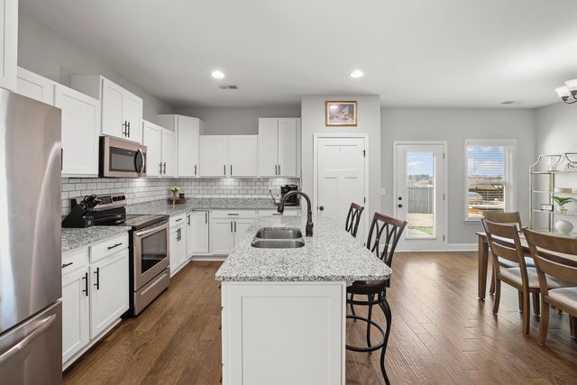 1159 Westgate Dr, Gallatin, TN 37066