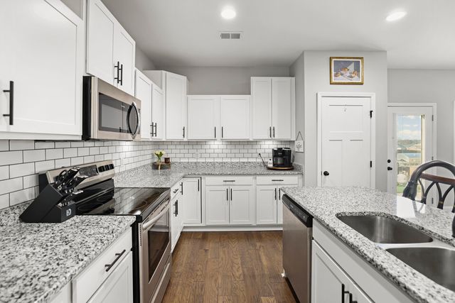 1159 Westgate Dr, Gallatin, TN 37066