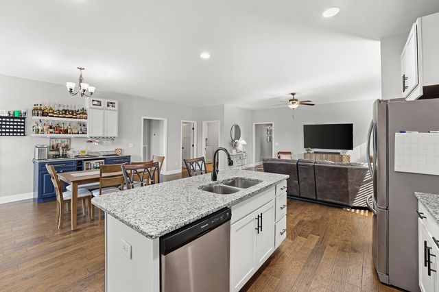 1159 Westgate Dr, Gallatin, TN 37066