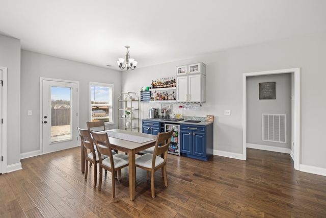 1159 Westgate Dr, Gallatin, TN 37066