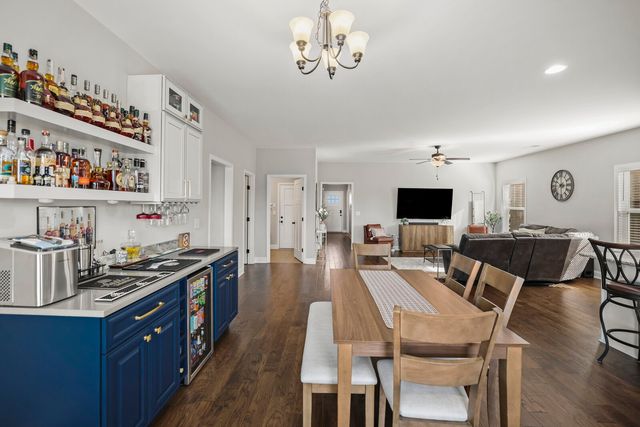 1159 Westgate Dr, Gallatin, TN 37066