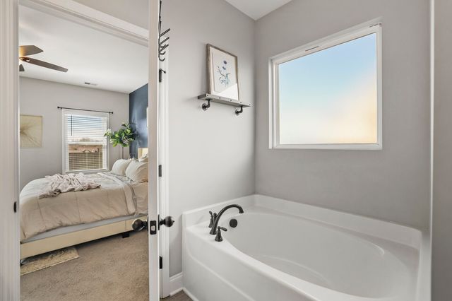 1159 Westgate Dr, Gallatin, TN 37066