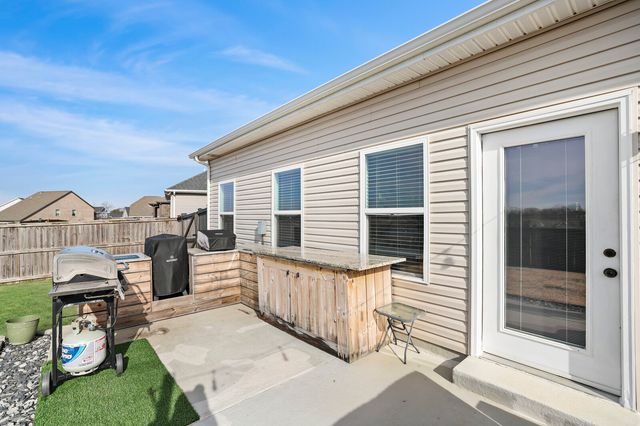 1159 Westgate Dr, Gallatin, TN 37066