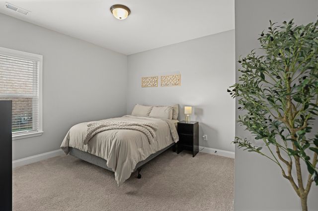 1159 Westgate Dr, Gallatin, TN 37066