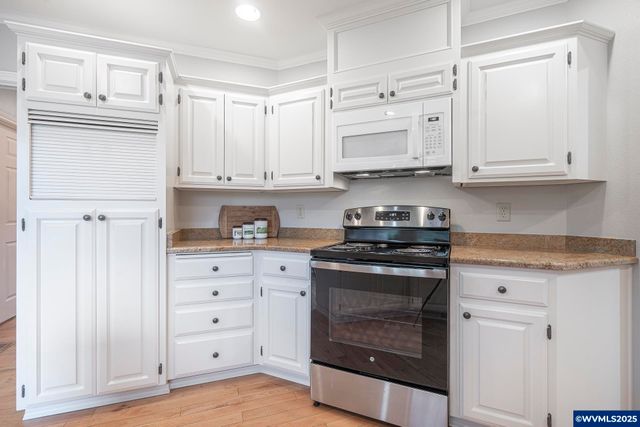 3518 Carnoustie Ln S, Salem, OR 97302