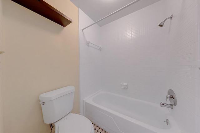 8301 BARDMOOR BOULEVARD 110, Seminole, FL 33777