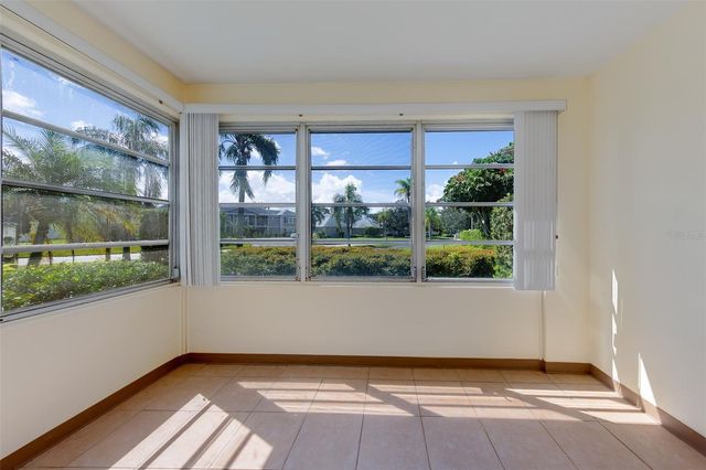 8301 BARDMOOR BOULEVARD 110, Seminole, FL 33777