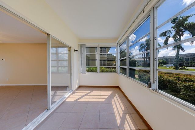 8301 BARDMOOR BOULEVARD 110, Seminole, FL 33777