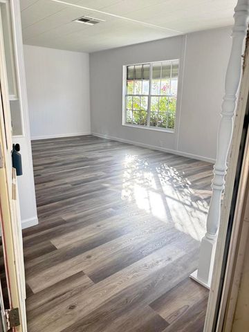 30 Diamond E Drive, Palm Desert, CA 92260