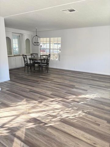 30 Diamond E Drive, Palm Desert, CA 92260