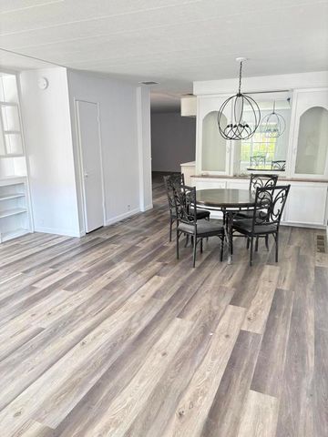 30 Diamond E Drive, Palm Desert, CA 92260