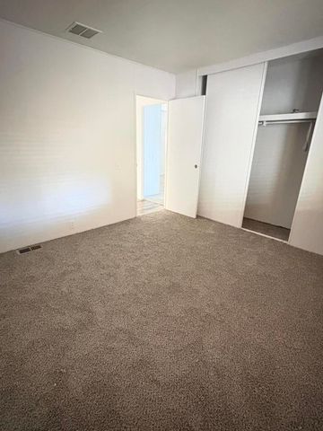 30 Diamond E Drive, Palm Desert, CA 92260