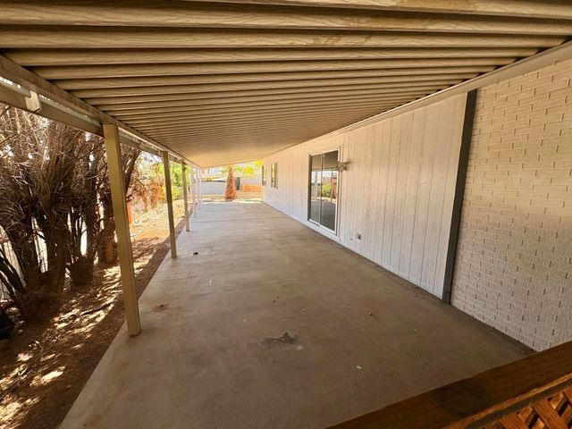 30 Diamond E Drive, Palm Desert, CA 92260