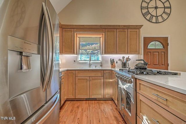 122 Orchard Meadows Lane, Roan Mountain, TN 37687