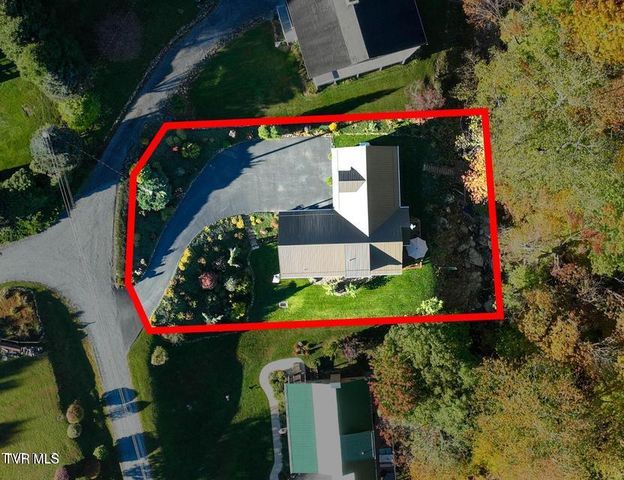 122 Orchard Meadows Lane, Roan Mountain, TN 37687