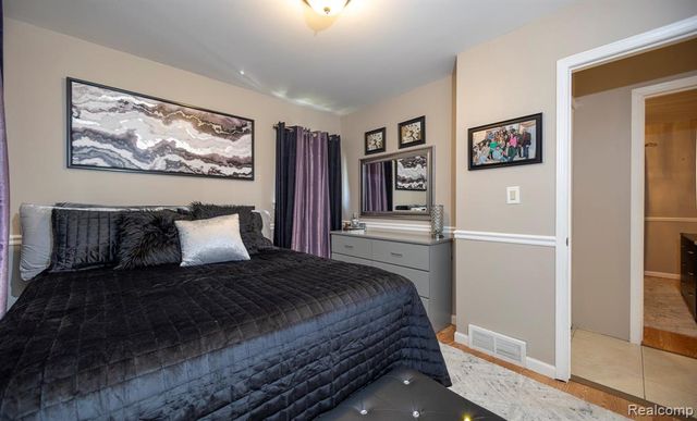 31017 Regal Drive, Warren, MI 48088