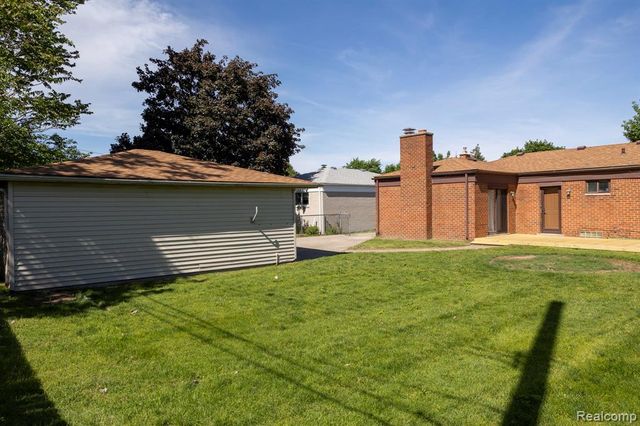 31017 Regal Drive, Warren, MI 48088