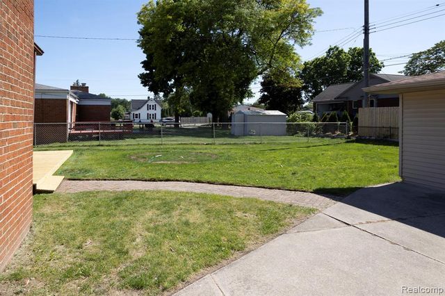 31017 Regal Drive, Warren, MI 48088