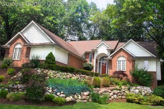 7781 Partridge Hill Drive, Hamburg Township, MI 48116