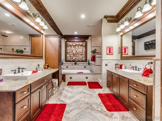 414498 E 1170 Road, Eufaula, OK 74432