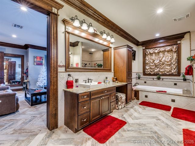 414498 E 1170 Road, Eufaula, OK 74432