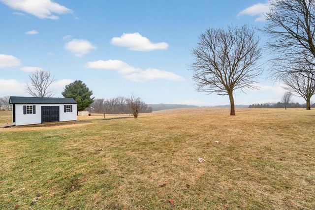 106 Dougherty Court, Ridgeway, WI 53582