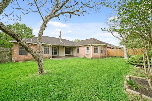 2727 N Peach Hollow Circle, Pearland, TX 77584