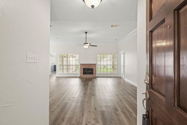 2727 N Peach Hollow Circle, Pearland, TX 77584