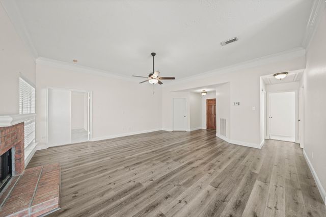 2727 N Peach Hollow Circle, Pearland, TX 77584