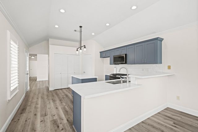 2727 N Peach Hollow Circle, Pearland, TX 77584