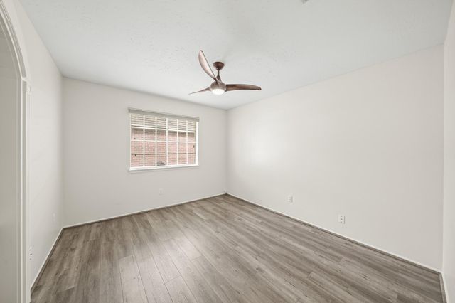 2727 N Peach Hollow Circle, Pearland, TX 77584