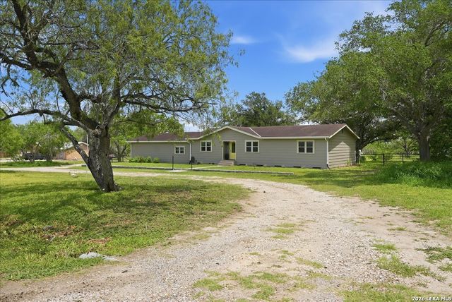 1250 FM 889, George West, TX 78022