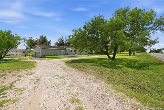 1250 FM 889, George West, TX 78022